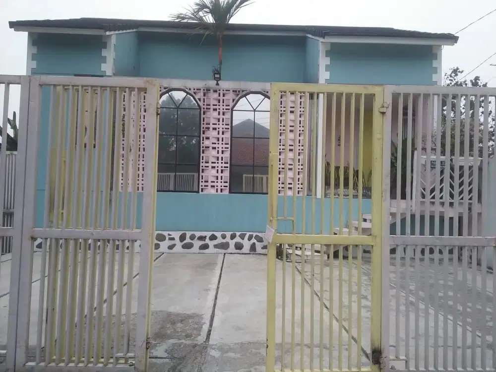 Rumah Fully Furnished Ada Kolam Renang Di Kedunghalang