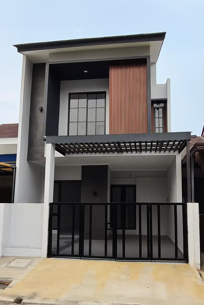 Dijual Rumah Mewah 2 Lantai siap Pakai harga murah lokasi strategis di ifolia harapan indah