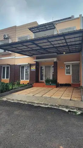 Di JUAL Rumah 2 lantai Bagus  di Raffles hills