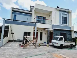 Rumah Mewah 2Lt Town House Banjarsari Tahap Finishing
