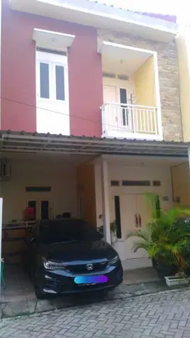 Rumah dalam Cluster di sekitar Graha Raya