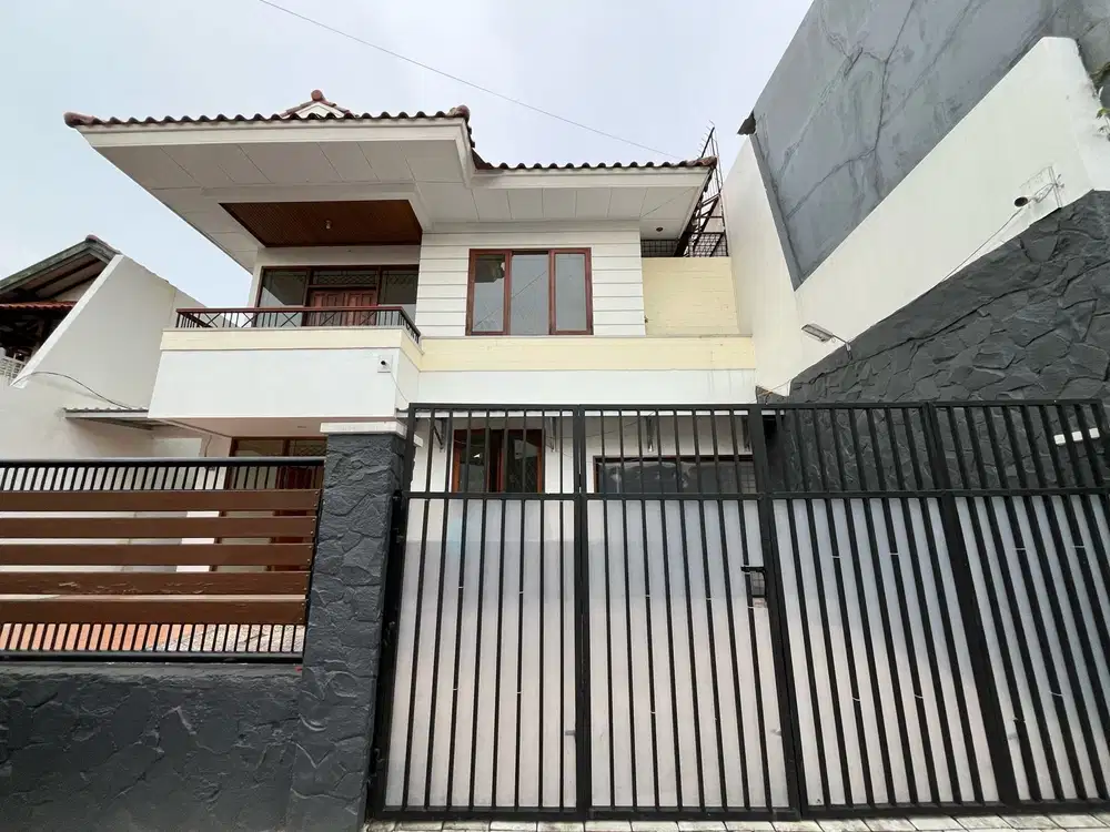 Dijual Rumah nyaman di daerah prestigius hang lekir senayan