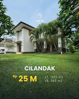 Dijual Rumah Cantik Halaman Luas di Cilandak Jakarta Selatan