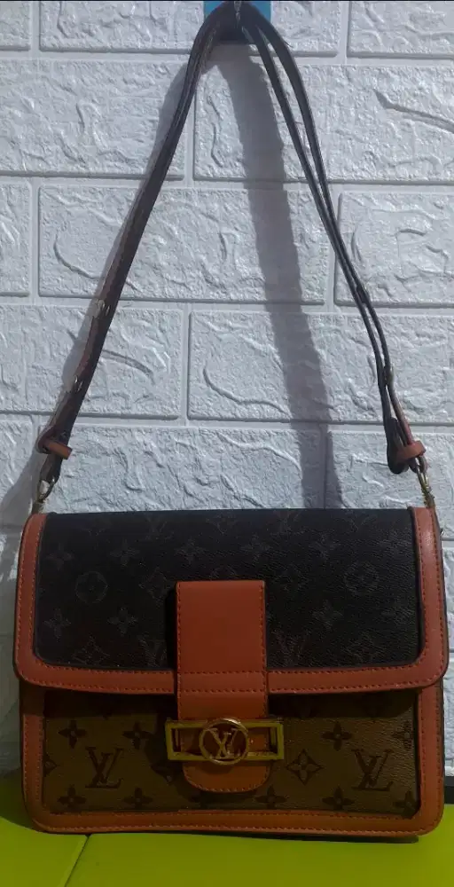 Tas LV Dauphine  ( kulit asli )