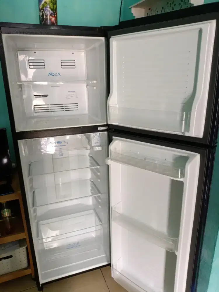 Kulkas 2 pintu aqua