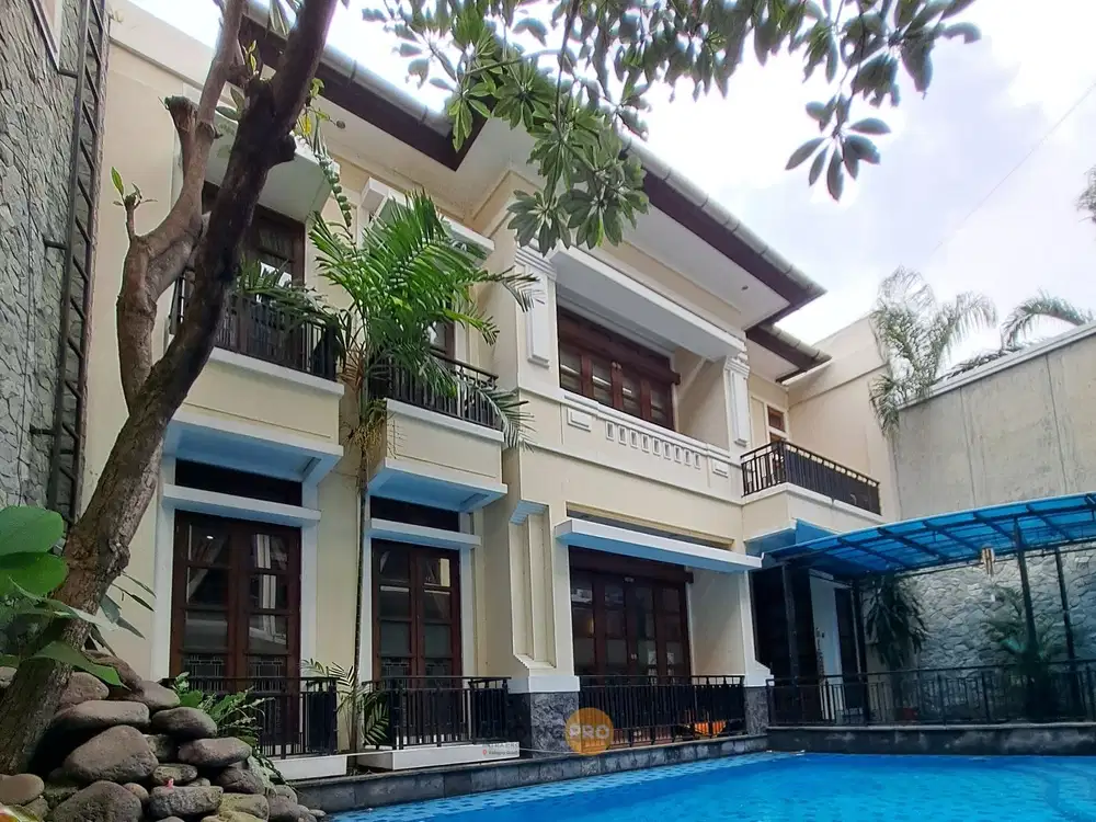 Di jual rumah mewah di jalan Hos Cokroaminoto MENTENG, Jakarta Pusat