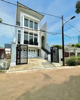 Brand New House Ampera Kemang 3 Lantai