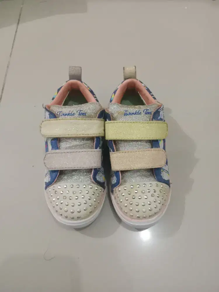Sepatu Skechers Anak Size 26