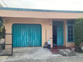 Rumah dan kios murah lokasi ramai Binong Permai, Tangerang