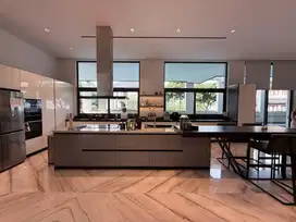 JUAL RUMAH MEWAH FULL FURNISHED DI BSD