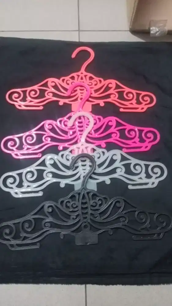Gantungan display baju