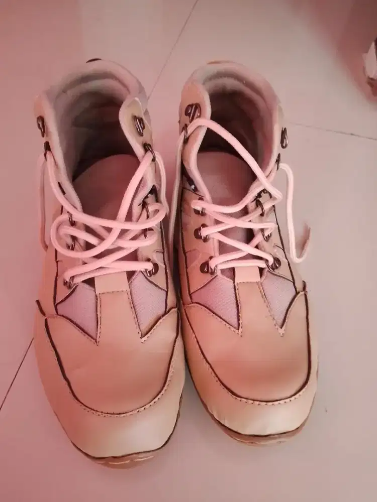 sepatu boot pria