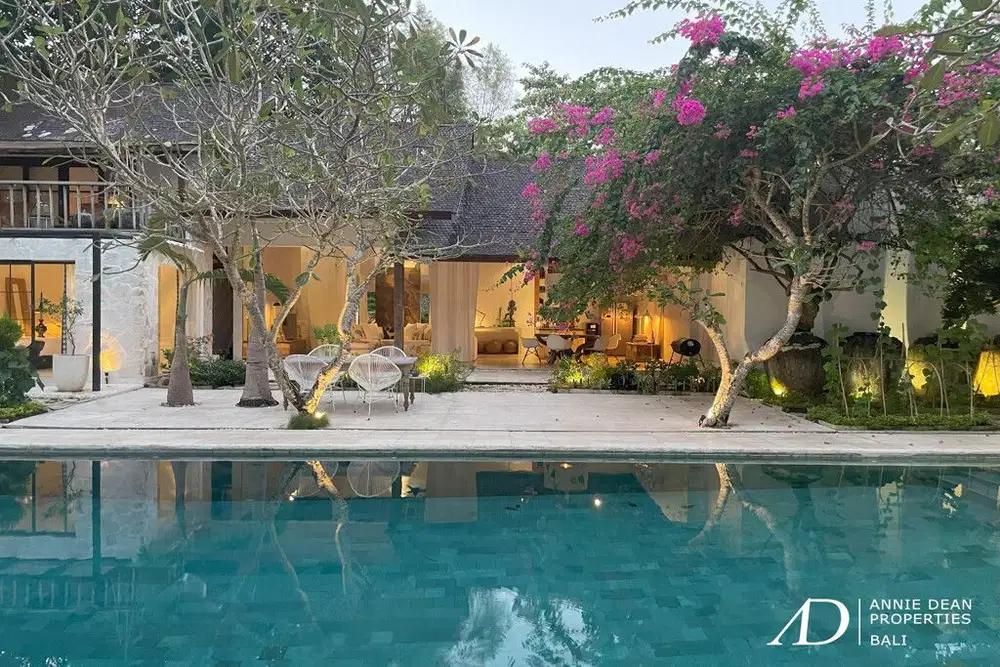 FREEHOLD COMPLEX OF 3 VILLAS IN KEROBOKAN - NEAR CANGGU