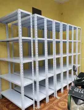 Rak besi rak perlengkapan rumah