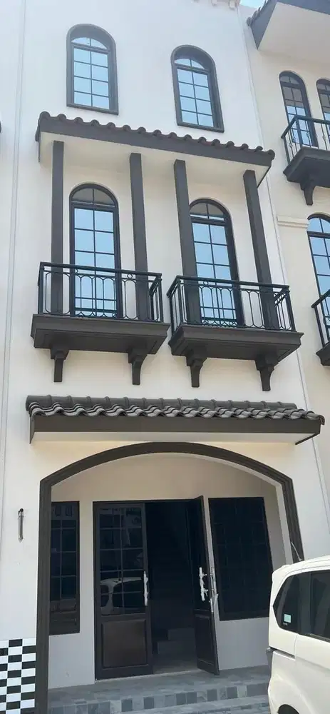 Ruko Osaka PIK 2 Boulevard Utama 2 Muka Ukuran 4,5x20 Siap Pakai