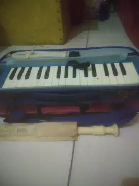 Jual 2 Pianika + Suling