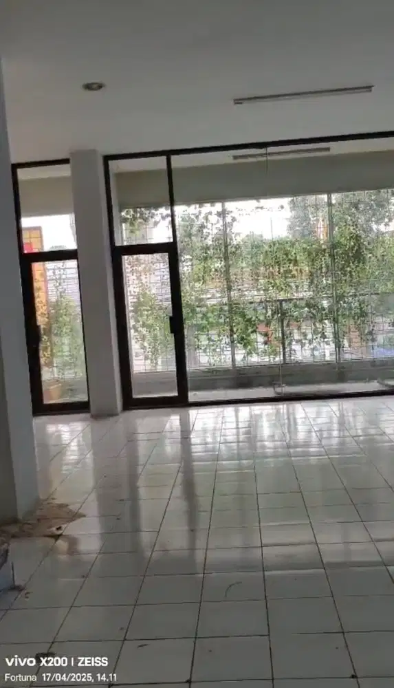 Disewakan ruko gandeng 3 lantai dekat MRT cipete