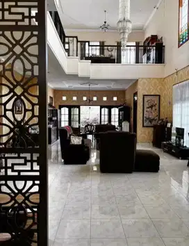 Rumah Classic 2 Lt Murah Pakuwon Indah Dekat Citraland
