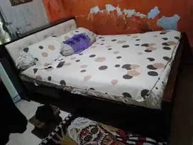 dipan besar tebal, kompartemen jati tua, ukuran P 230 cm x L 160 cm