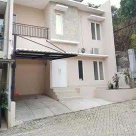 Rumah 1.35 M cluster bintaro Di jln Aria putra
