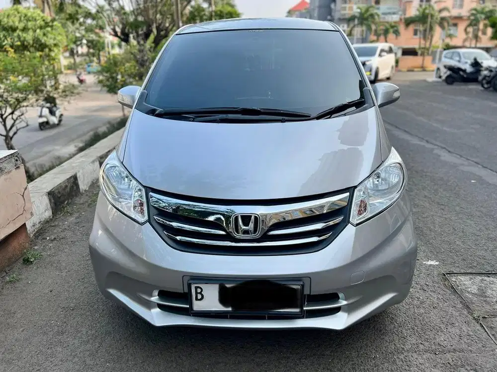 DP 5JT !!! HONDA FREED SD AT 2013 /2014