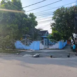 Rumah Hook Strategis Sangat Luas, Bagus dan Siap Huni di Medan