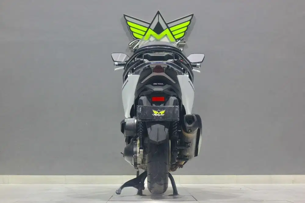 Honda Forza250 ABS like new GT200 Xmax piaggio vespa sprint