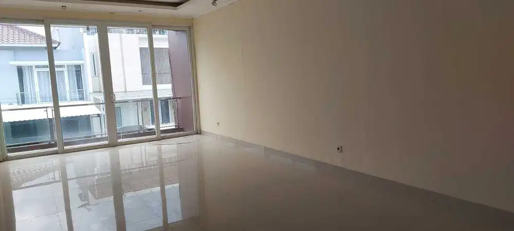 Dijual Rumah Green Court Danau uk. 10x 22 Harga 4.2M nego