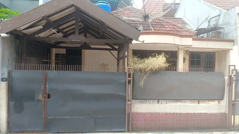 Disewakan rumah standard  row jalan lebar di griya pratama klp gading