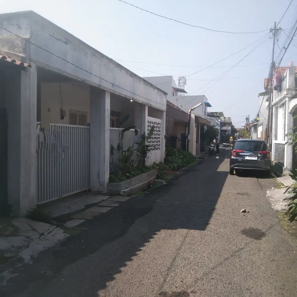 Disewakan rumah area jl jakarta. Dekat Kiara Artha park