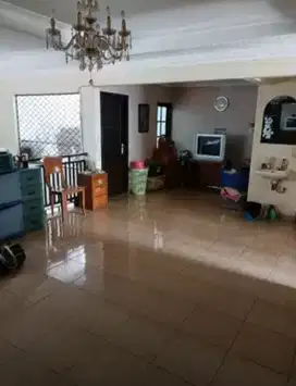 A142 Jual Rumah Tua Hitung Tanah Super BU di Puri Indah