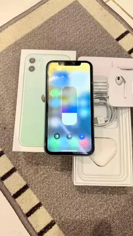 Dijual Iphone 11 Green 64GB Mulus Lengkap Terdaftar