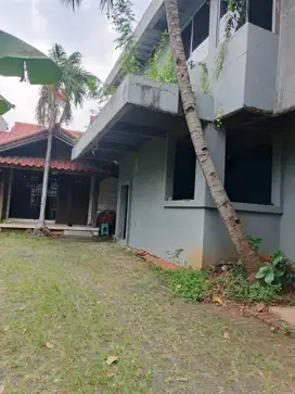 Rumah lama Luas 536 mtr Jual di bawah NJOP