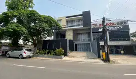 di jual rumah mewah di jalan kenari rajawali di palembang