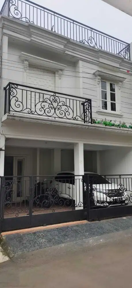 RUMAH CANTIK 2.5 LANTAI DI BINTARO SEKTOR 2 PERKUTUT KUTILANG PUNAI