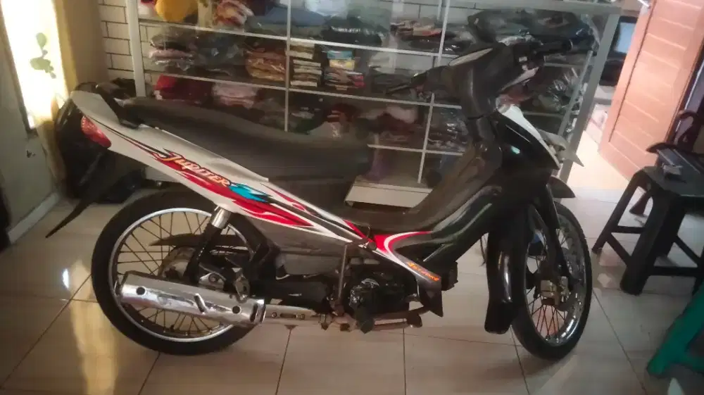 Jupiter z lengkap
