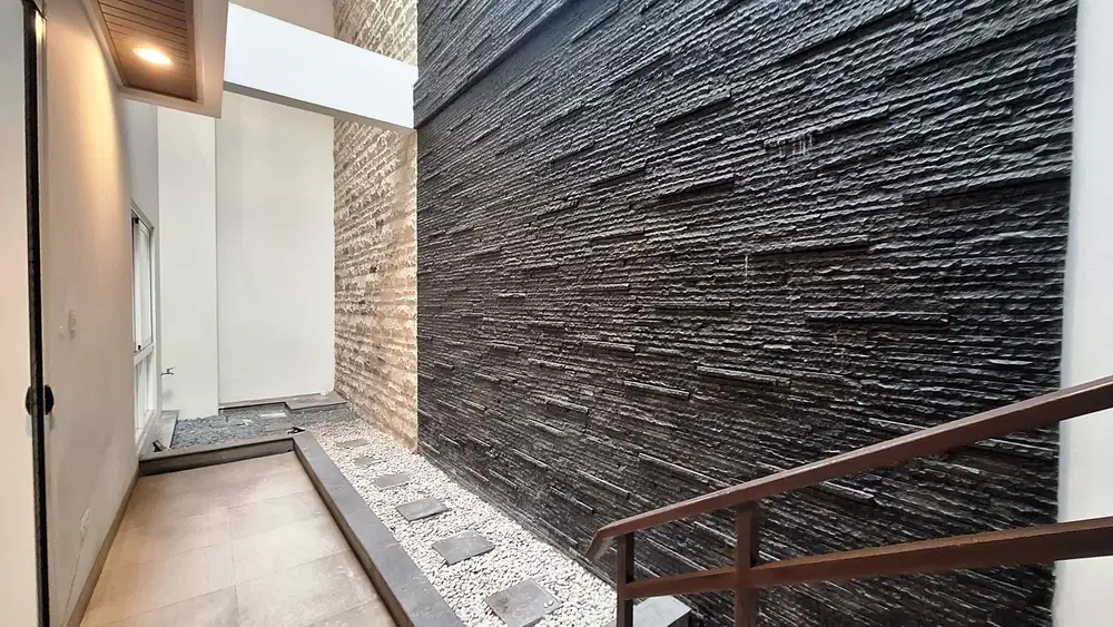 DIJUAL Rumah Mewah PIK 4lt 13x25 . Minimalis Siap Huni, Selatan. BAGUS