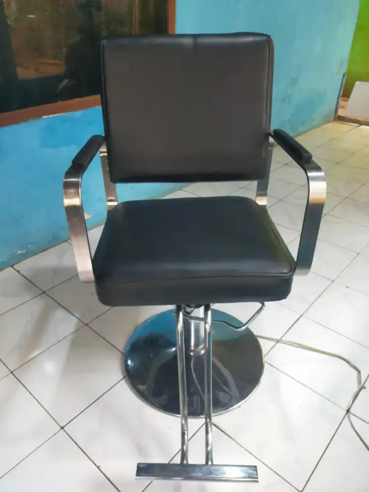 Kursi barber dijual