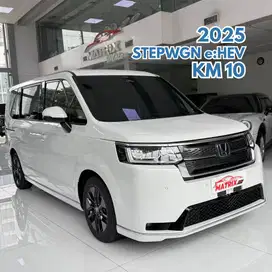 Honda STEP WGN e:HEV 2025 Stepwagon Stepwgn Wagon Hybrid White Black