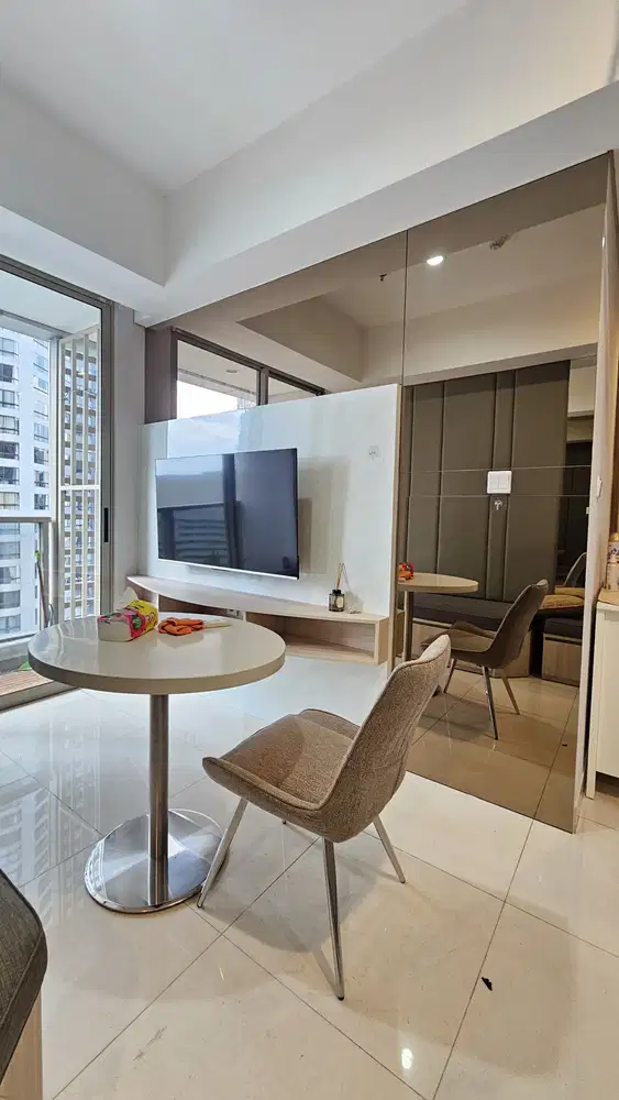 Di sewakan apartemen taman anggrek residences