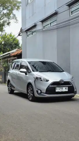 Sienta V CVT Matic AT 2018