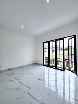 Rumah Cantik Brand New Siap Huni Graha Raya Jarang Ada