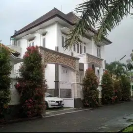 Dijual Cepat Rumah Villa 2 Lantai Luas dekat BNS, Jatim Park Kota Batu