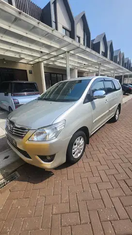 Toyota Kijang Innova 2012 Bensin