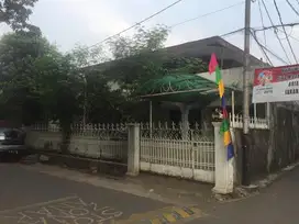 Rumah Tua Luas Lokasi Strategis dekat dgn Kokas