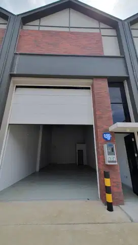 Disewakan Gudang Bizpark Pik 2 Uk 6x20 Siap Huni New