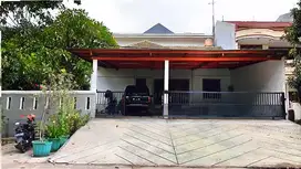 Usaha Online,Kantor,Hunian. Bagus. Hoek.