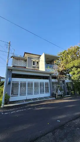 Rumah Mewah Strategis 2Lt Banyuanyar Surakarta