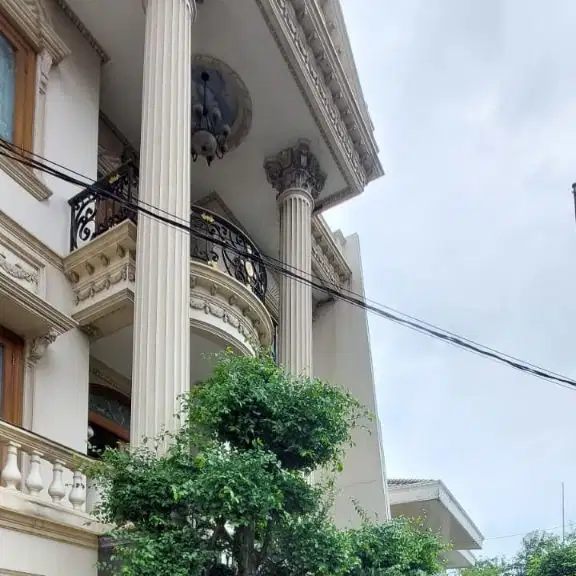 Rumah Mewah, 3 Lantai, Boulevard di Citra 1, Kalideres, Jakarta Barat