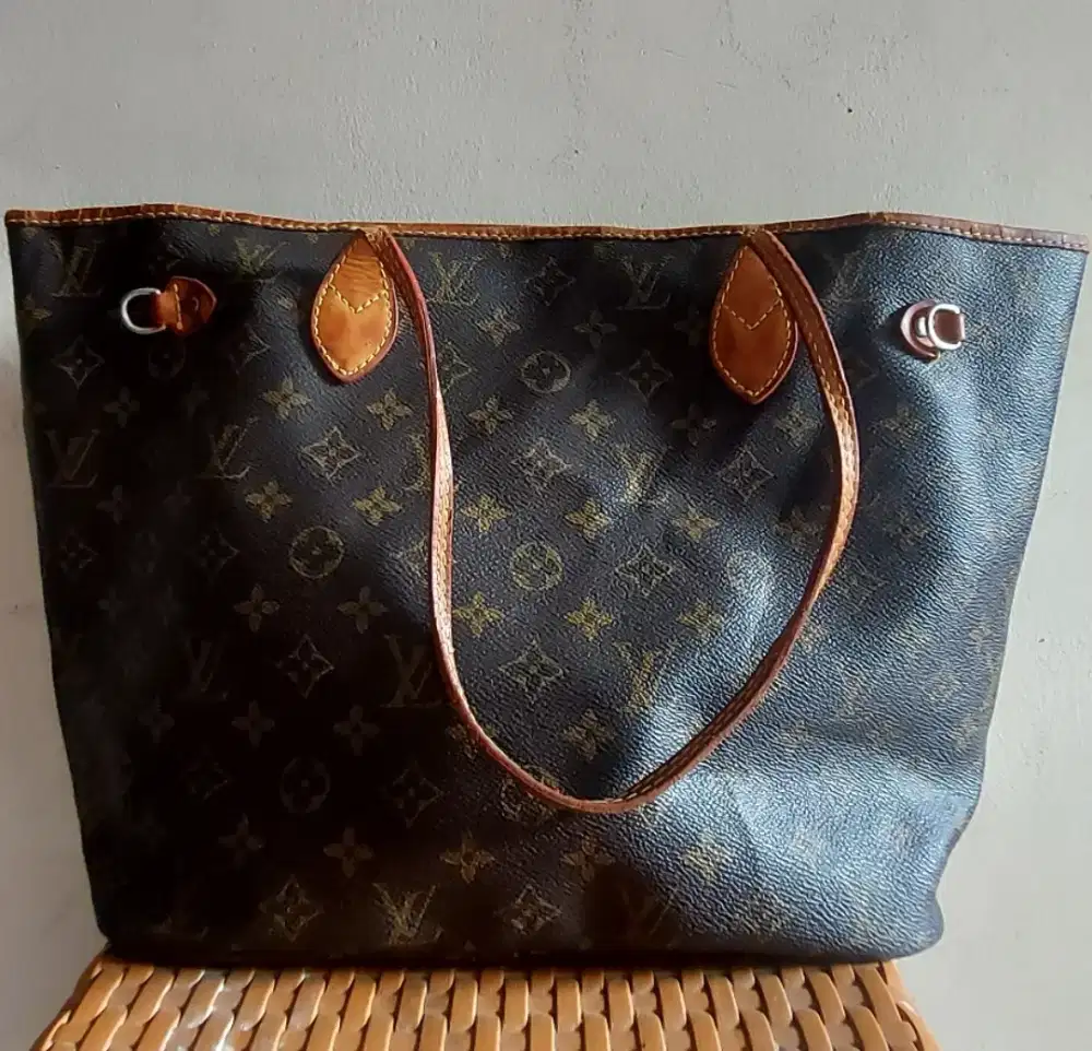 Preloved Tas Tote LV ( kulit asli )